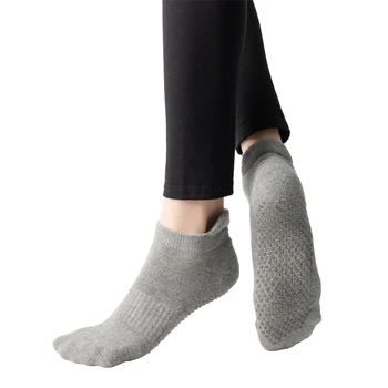 2023 Jóga zokni nőknek szilikon csúszásgátló pilates zokni nagy méretű fitnesz edzés női balett tánc pamut papucs markolattal