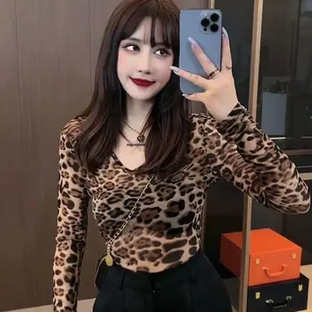 2023 Hong Kong Flavor Szexi nőies V-nyakú leopárd mintás alsóing Female Design Sense hosszú ujjú póló felsők Y2K