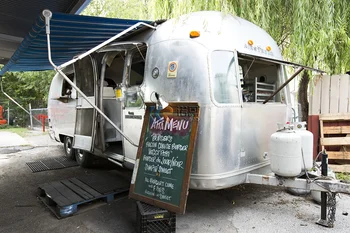 Mobil teherautó gyári áron rózsaszín vintage élelmiszerkocsi élelmiszer pótkocsi teljes konyhai felszereléssel