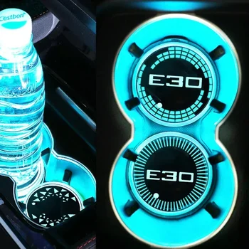 7 színes világító autó vizes pohár pohár szőnyeg italtartó pad BMW E30 logóhoz 2023 USB töltő LED hangulatvilágítás kiegészítők