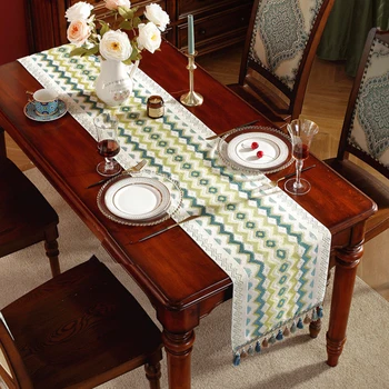 Nordic Table Runner vacsorára Kézzel hímzett könnyű luxusszövet Asztal zászló Dohányzóasztal TV szekrény Étkező Otthoni dekoráció
