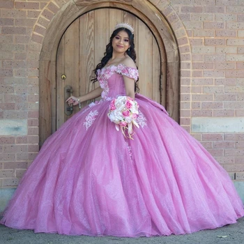 Mexikó rózsaszín fényes quinceanera ruhák kedvesem gyöngyök rátétek csipkevirág a vállról édes 16 vestidos de 15 anos