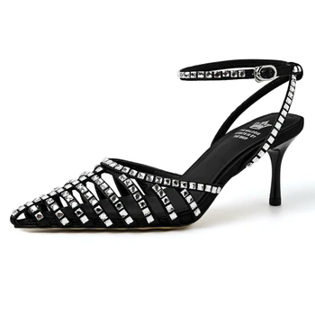 Strassz női szandál Luxus szandálok Női tervezők Nyár 2023 Női cipők Divatparti ruha szivattyú Szandál magas sarkú cipő